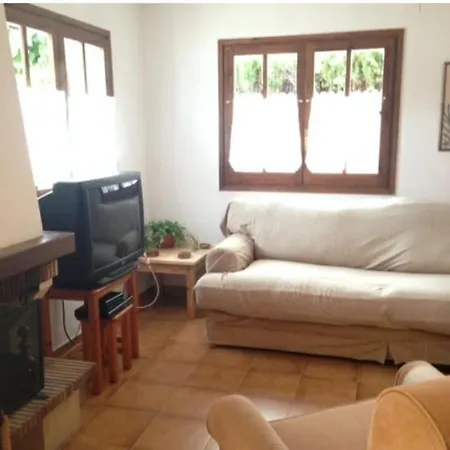 House With Pool / Garden / Bbq *